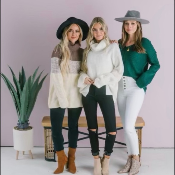 Color Block Sweater - Picture 2 of 4